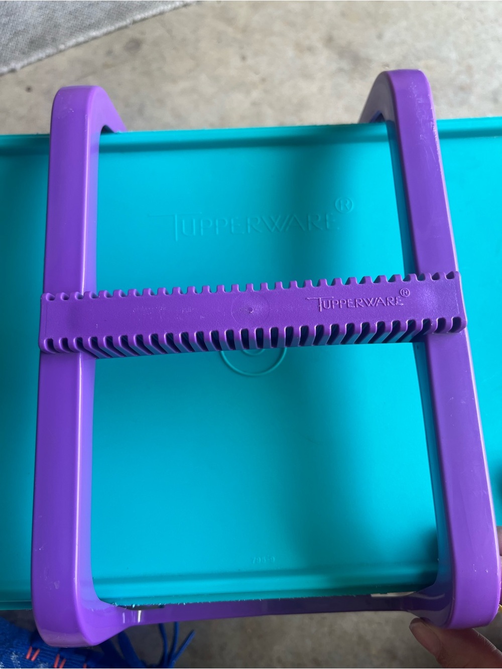 VTG Tupperware 1431 Stow N Go Carry All Tote Purple Tropical Water Made USA - Picture 2 of 5